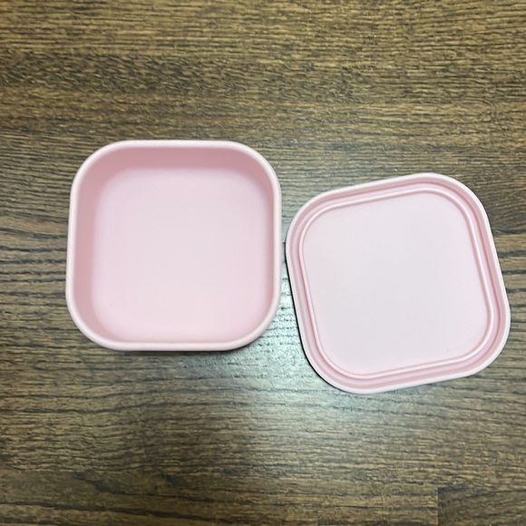 Pottery Barn Kids silicone lunch container - Picture 3 of 4